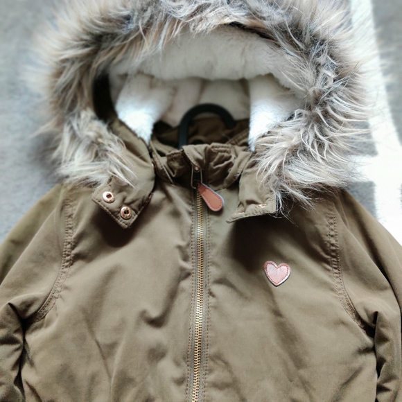 Girl's winter clothes - Picture 5 of 7